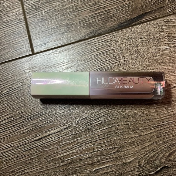 HUDA Beauty - Blush - Nourishing Lip Balm Deluxe Mini - Picture 2 of 3